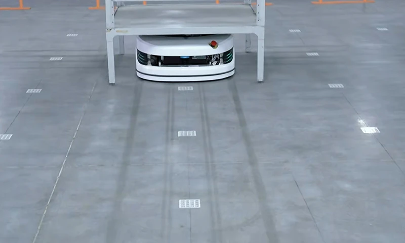 QR Code-Guided AGV